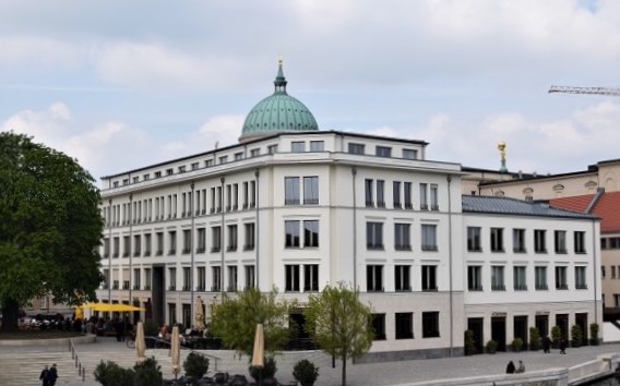 Wohn- und Gesch�ftshaus am Alten Markt in Potsdam
