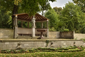Aussichtsbank am Jagdschloss Glienicke